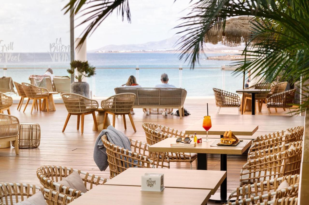 Arrecife Gran Hotel & Spa エクステリア 写真 The beach bar at the hotel