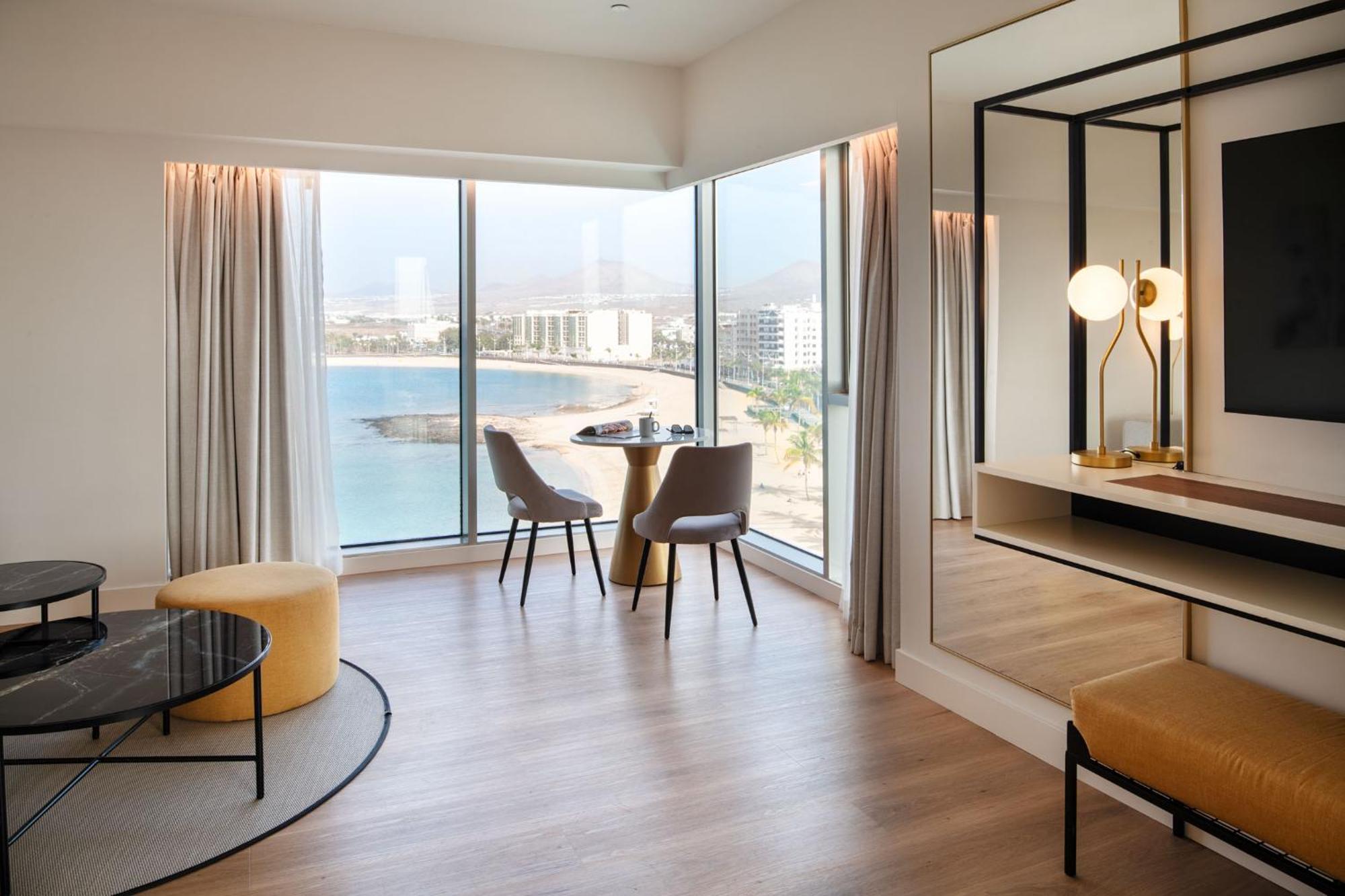 Arrecife Gran Hotel & Spa エクステリア 写真 A suite at the hotel