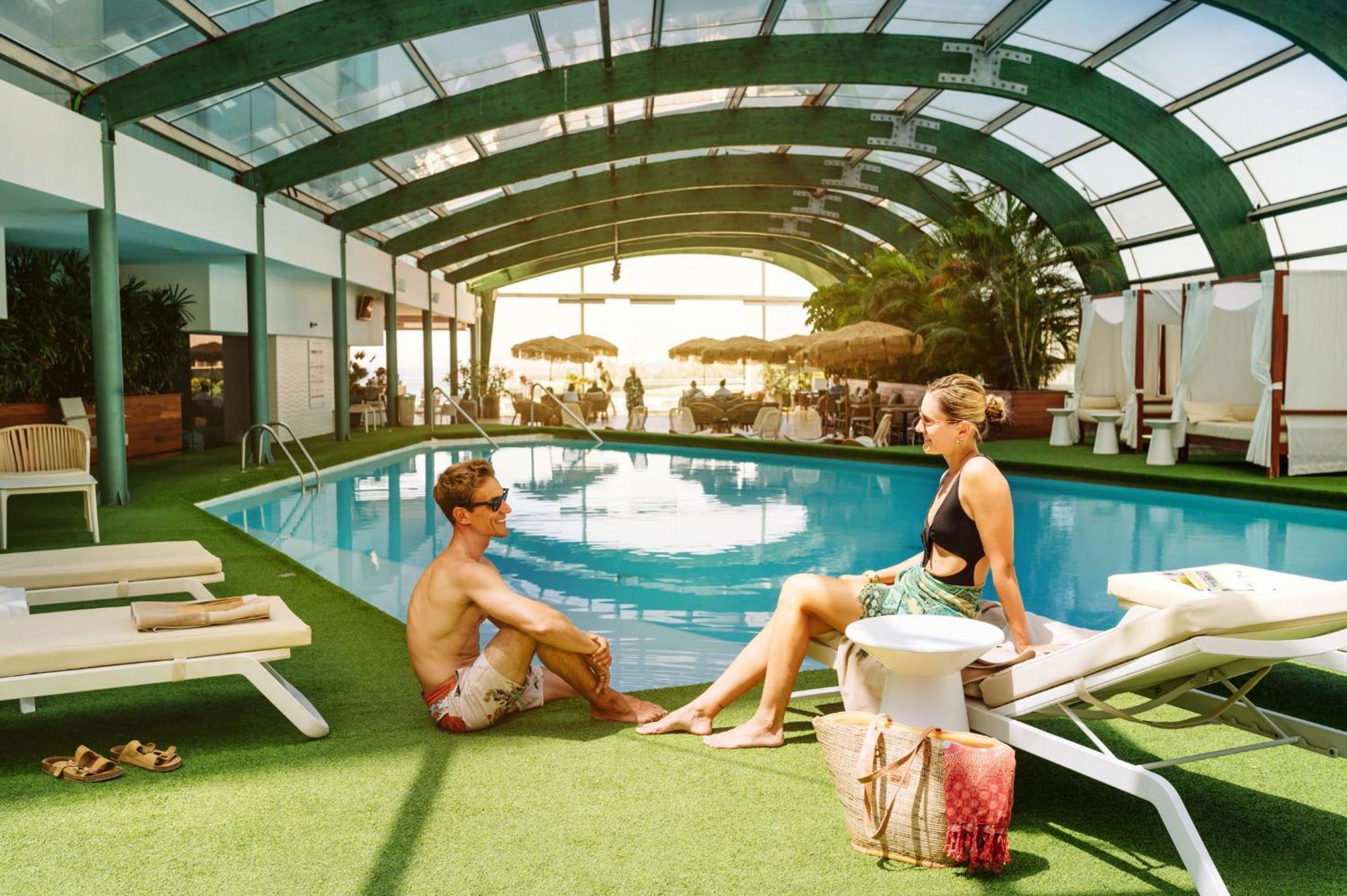 Arrecife Gran Hotel & Spa エクステリア 写真 The pool at the Hotel Eden Roc Cap Canaveral